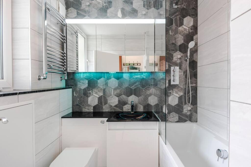The Clarence, Central London Apartment W/ Wifi Eksteriør bilde