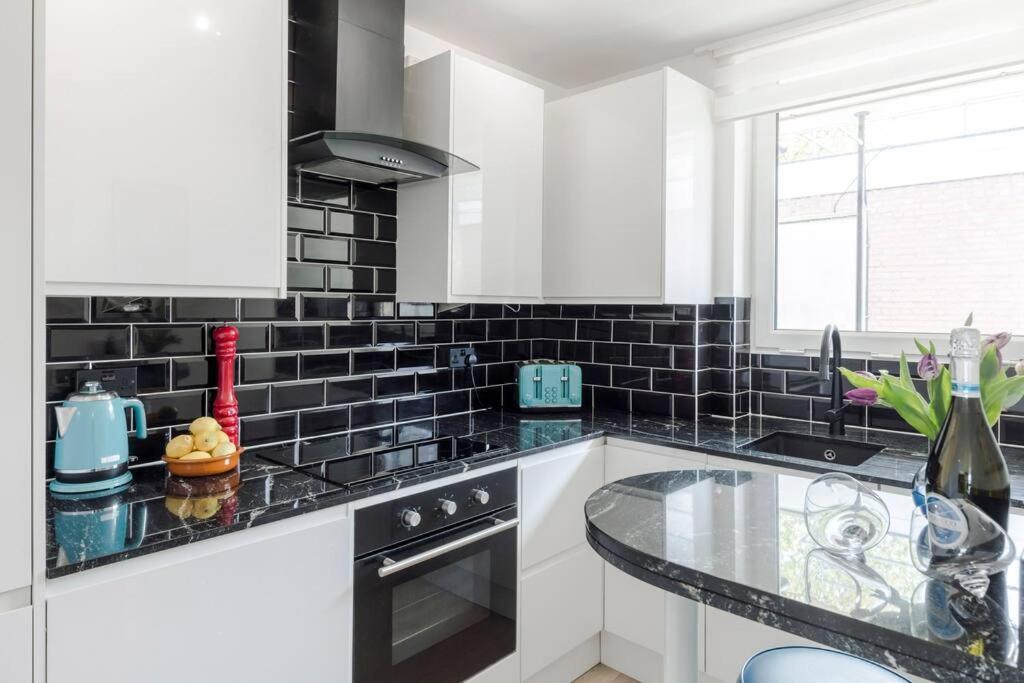 The Clarence, Central London Apartment W/ Wifi Eksteriør bilde